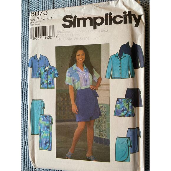 Simplicity sewing pattern 8073 top wrap skirt - Picture 1 of 5